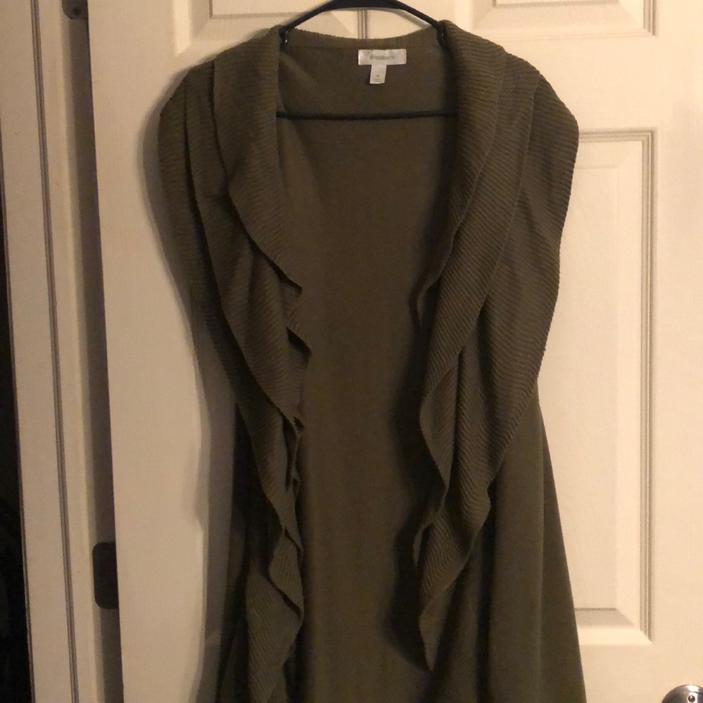 Green sleeveless ruffled cardigan
